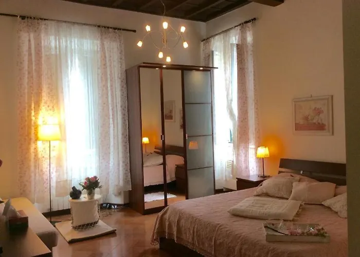 Navona Square House